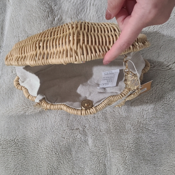 Tommy Bahama Cream Woven Shell Shoulder Bag